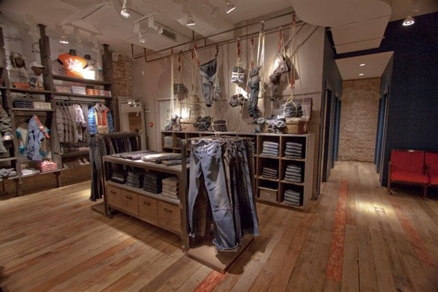 Recoupage en la tienda de Pepe Jeans 